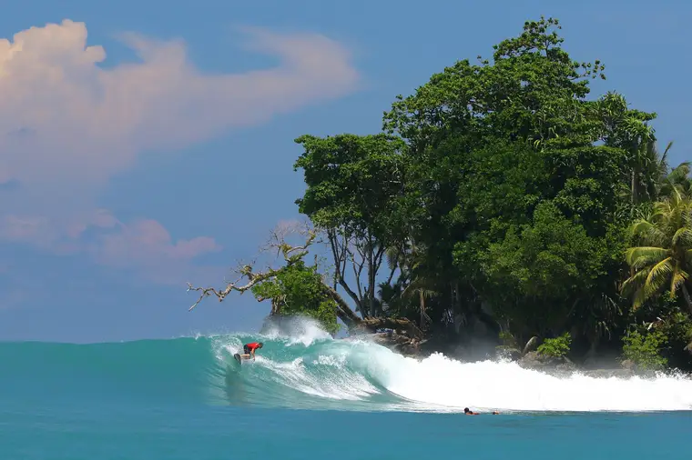 Burgerworld, Sumatra Surf Trip charter