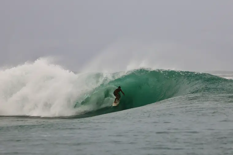 E-Ret, Sumatra Surf Trip charter