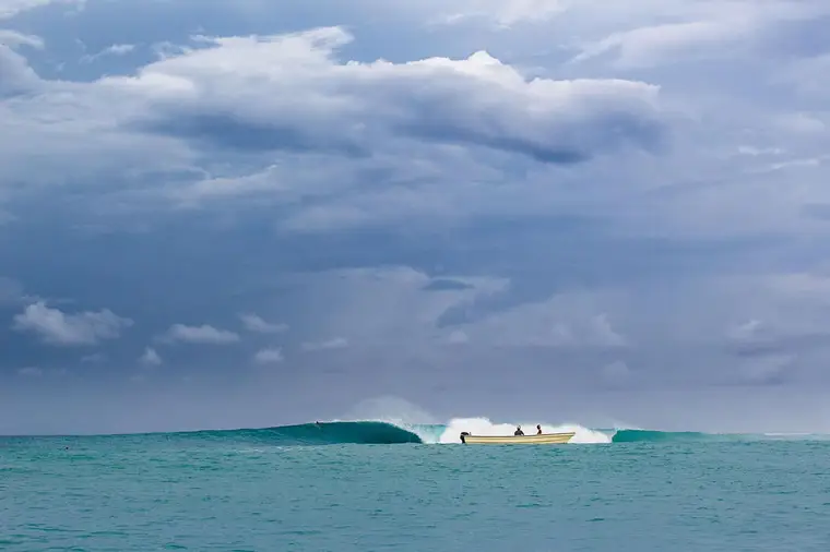 Four Bobs, Sumatra Surf Trip charter