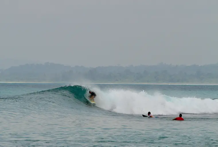 Pitstop, Sumatra Surf Trip charter