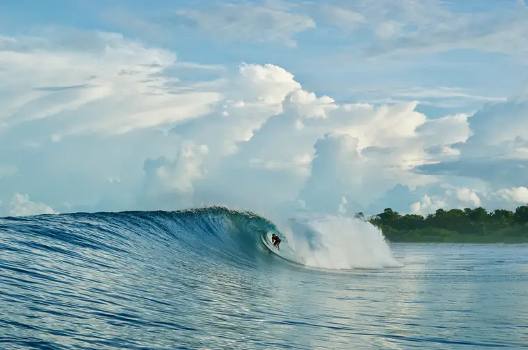 Shipwreck, Sumatra Surf Trip charter