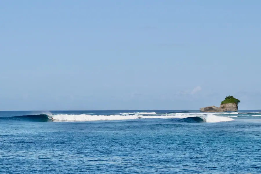 Empty swell lines stacking up on an outer reef