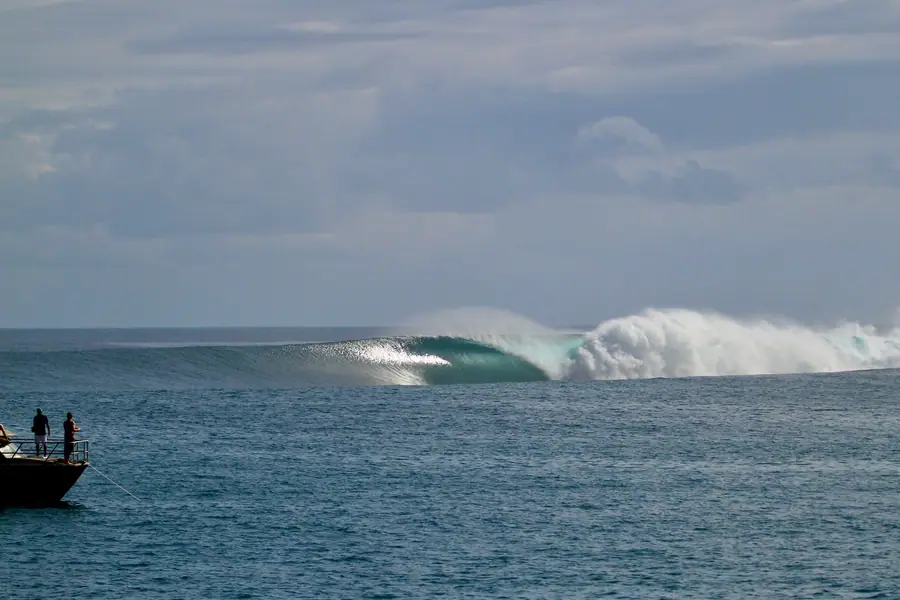 Sipika, thick and heavy in deep water
