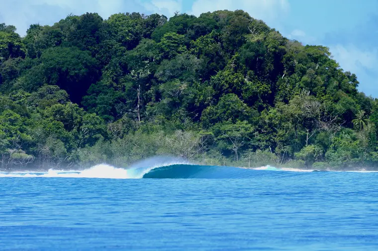 Facas, Sumatra Surf Trip charter