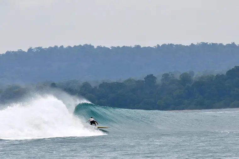 Lado Lado, Sumatra Surf Trip charter