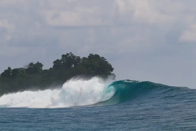 Mimpis, Sumatra Surf Trip charter