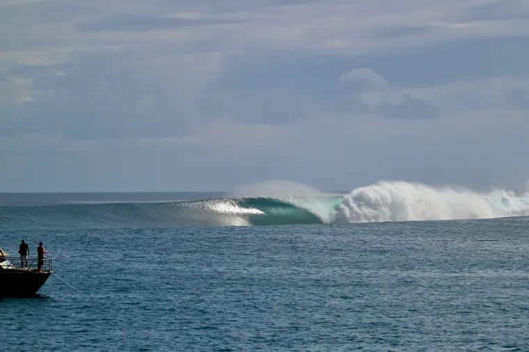 Sipika, Sumatra Surf Trip charter